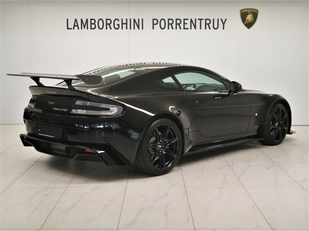 Aston Martin V8 Vantage 2018