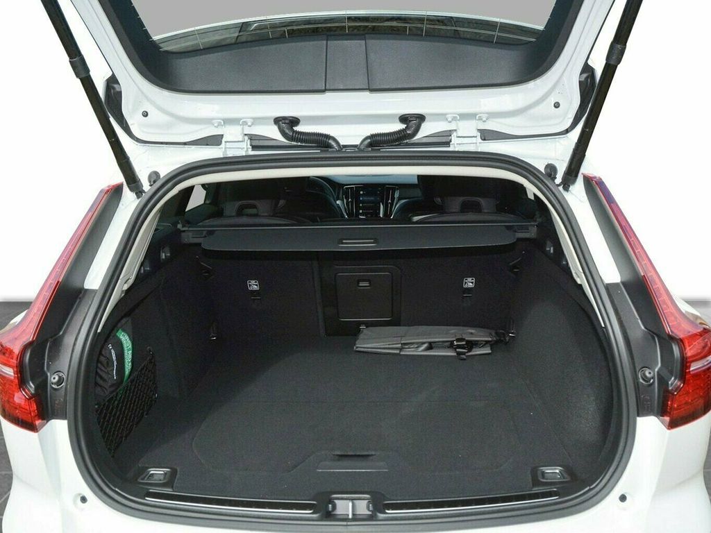 Volvo V60 2023