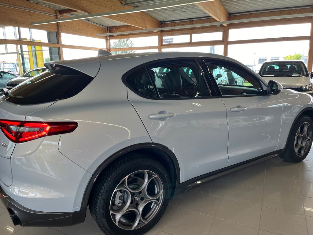 Alfa Romeo Stelvio 2023