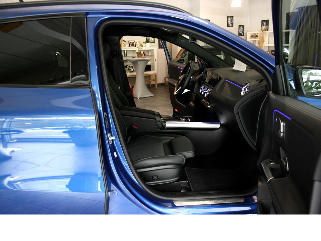 Mercedes-Benz GLA 200 2023