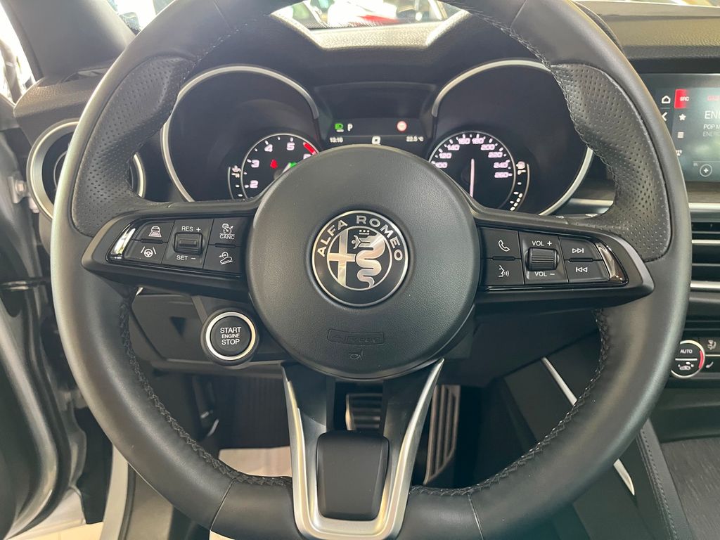 Alfa Romeo Stelvio 2023