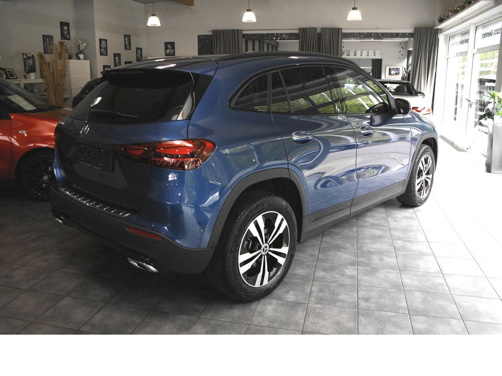 Mercedes-Benz GLA 200 2023