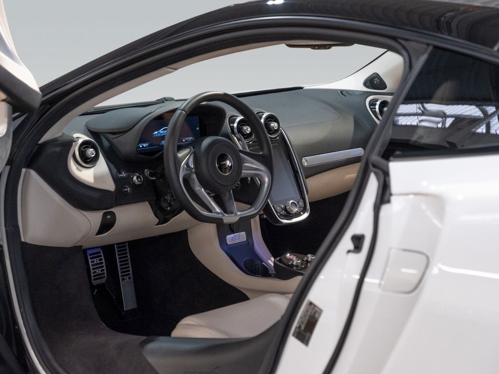 McLaren GT 2020