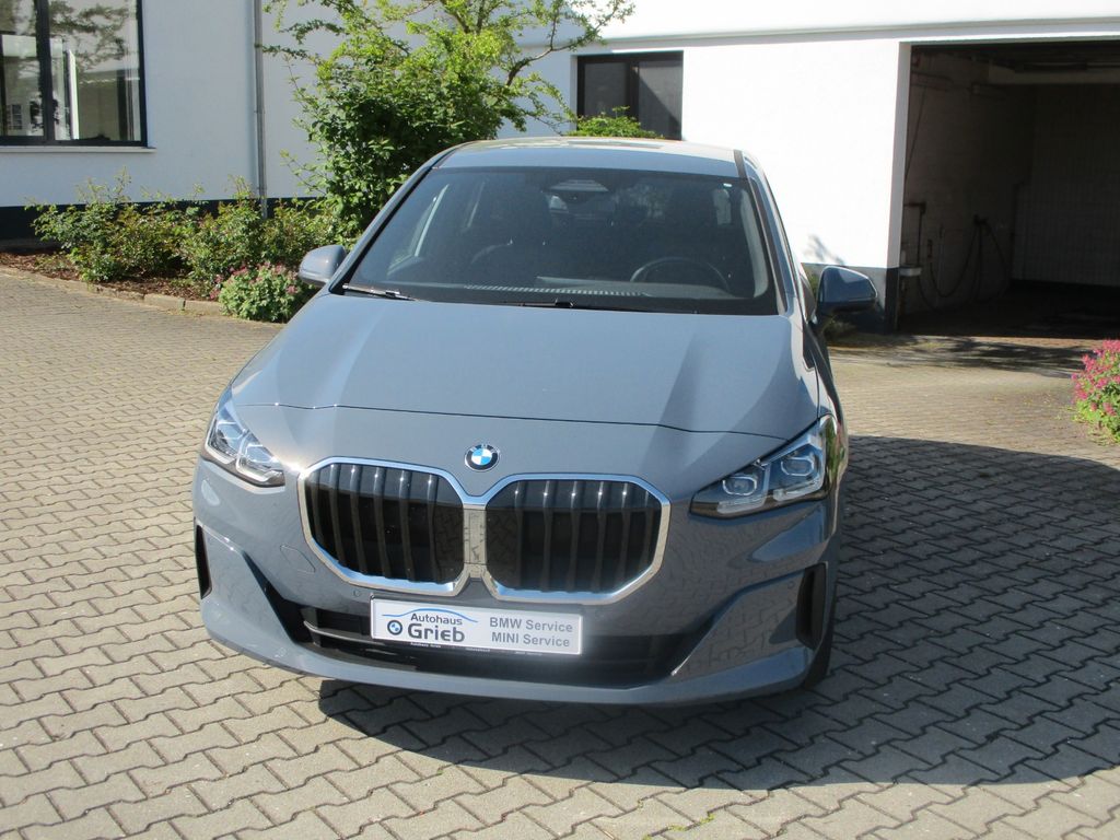 BMW 216 2024