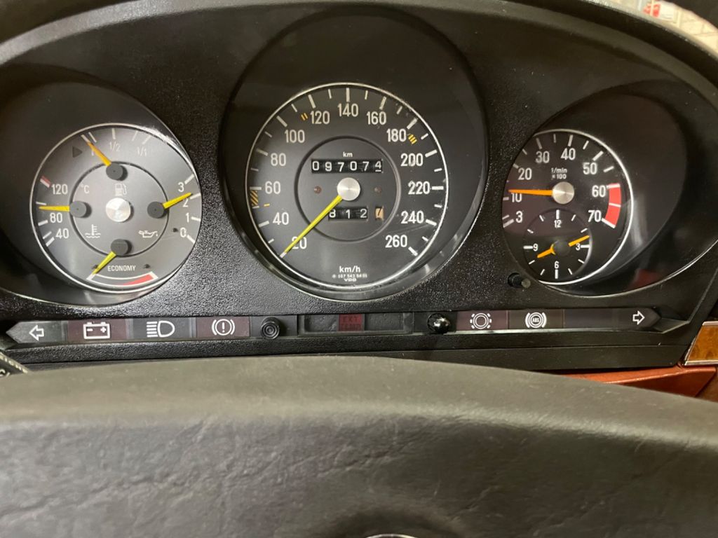 Mercedes-Benz 500 1982