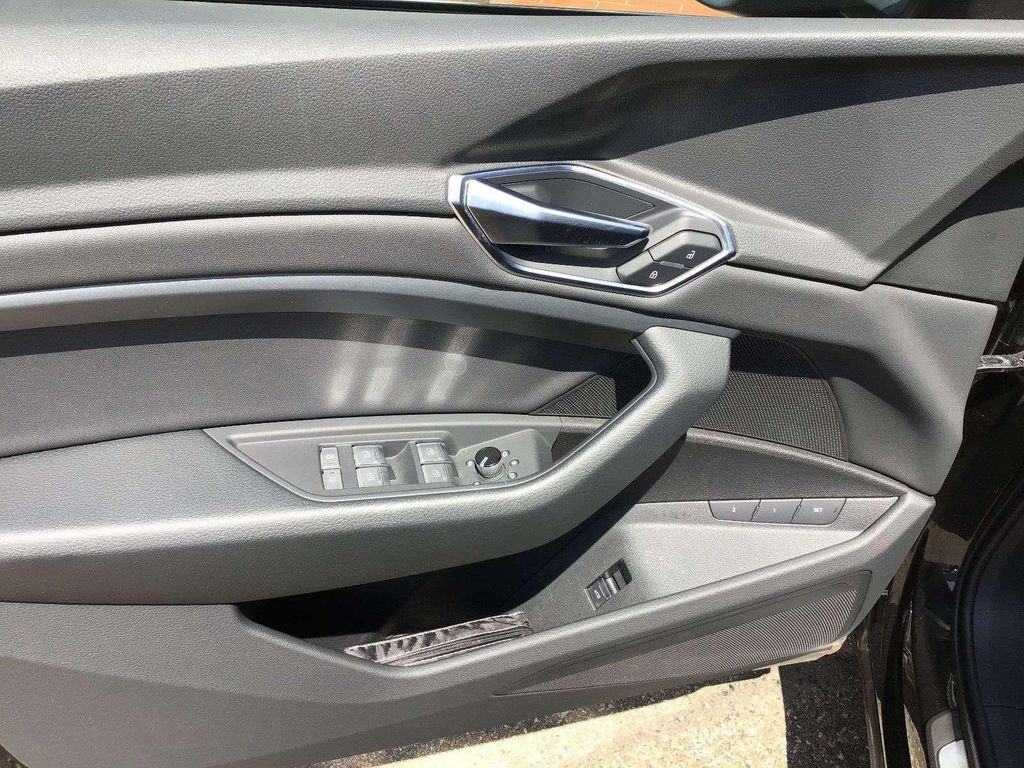 Audi e-tron 2019