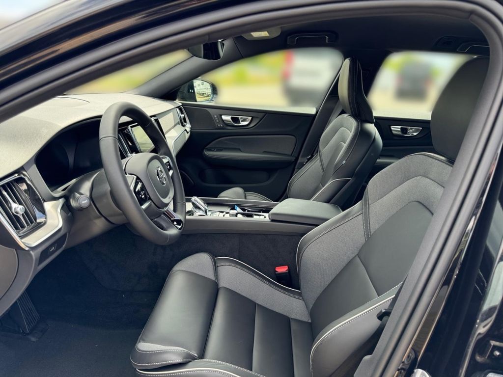 Volvo V60 2024