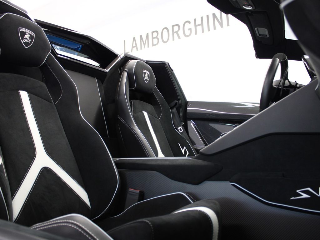 Lamborghini Aventador 2017