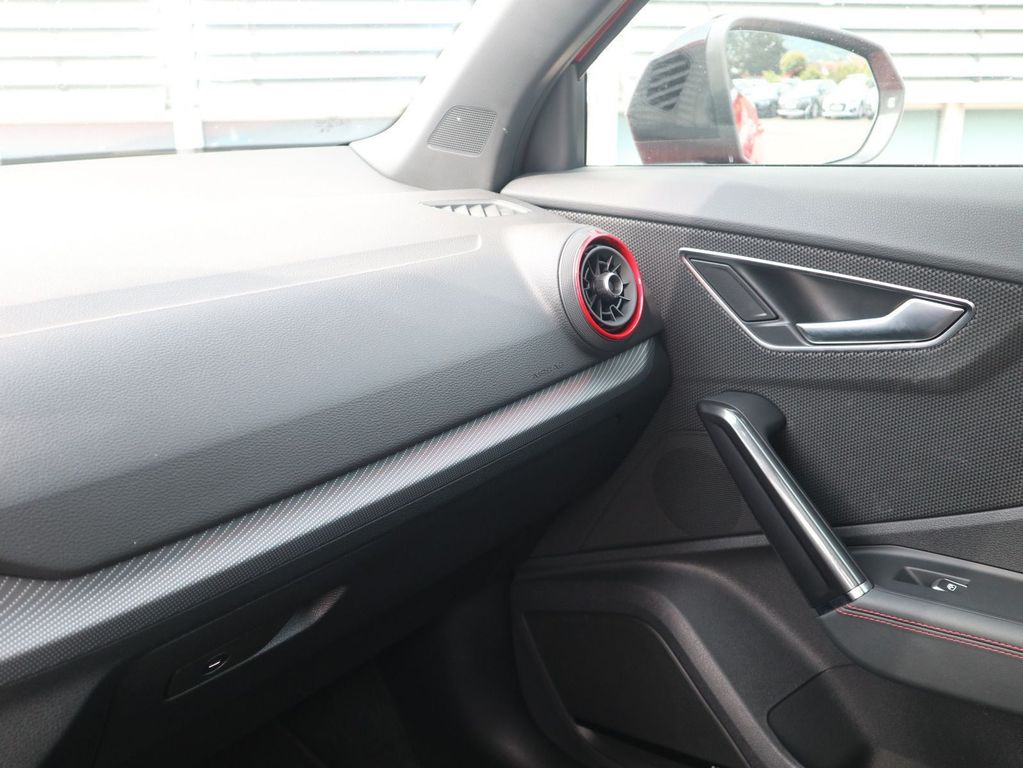 Audi Q2 2024