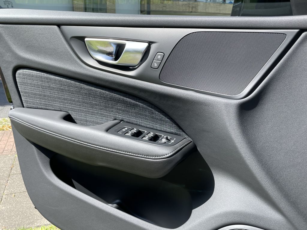 Volvo V60 2023