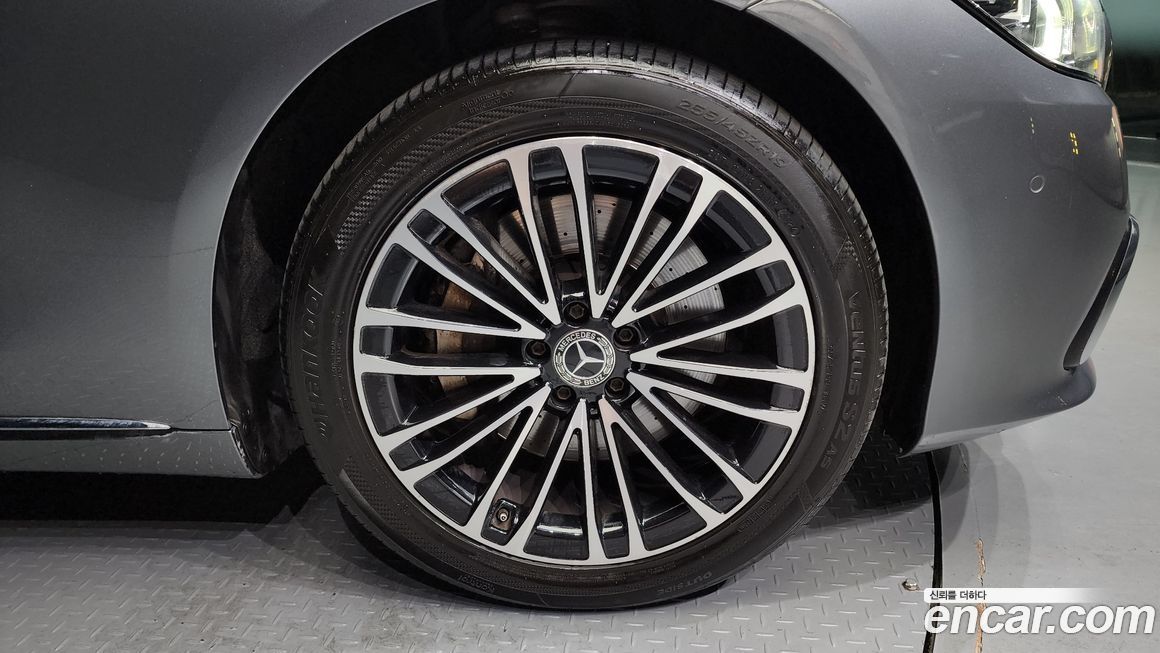 Mercedes-Benz S-Class 2021