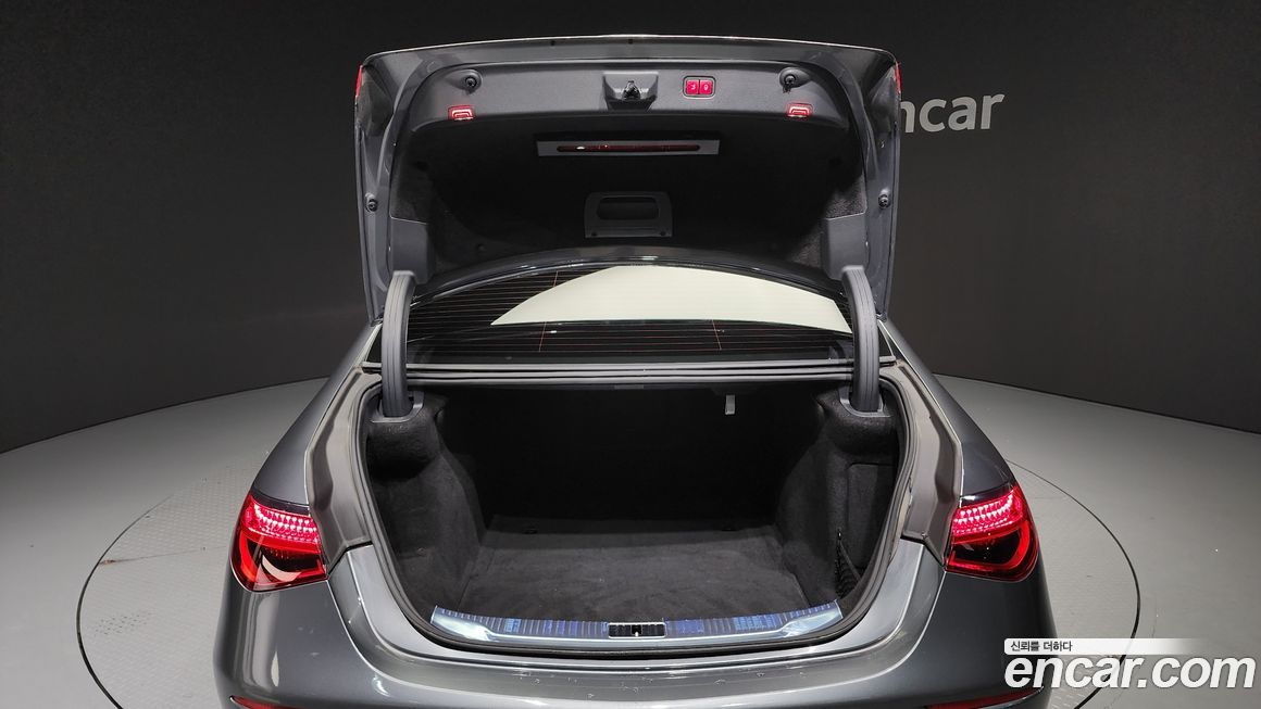 Mercedes-Benz S-Class 2021