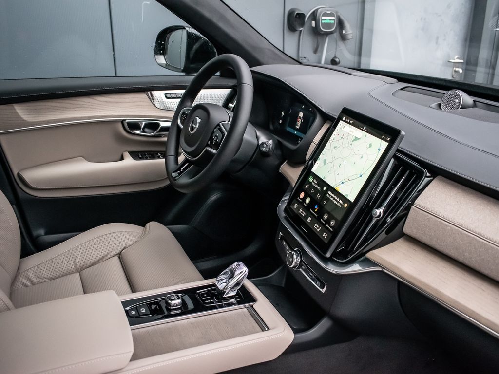 Volvo XC90 2025