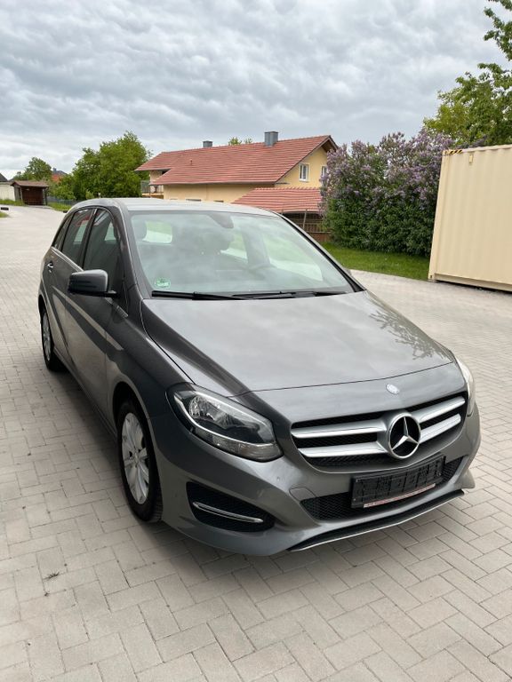Mercedes-Benz B 180 2015