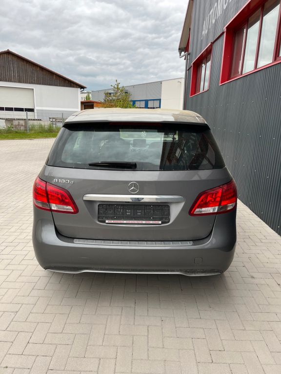 Mercedes-Benz B 180 2015