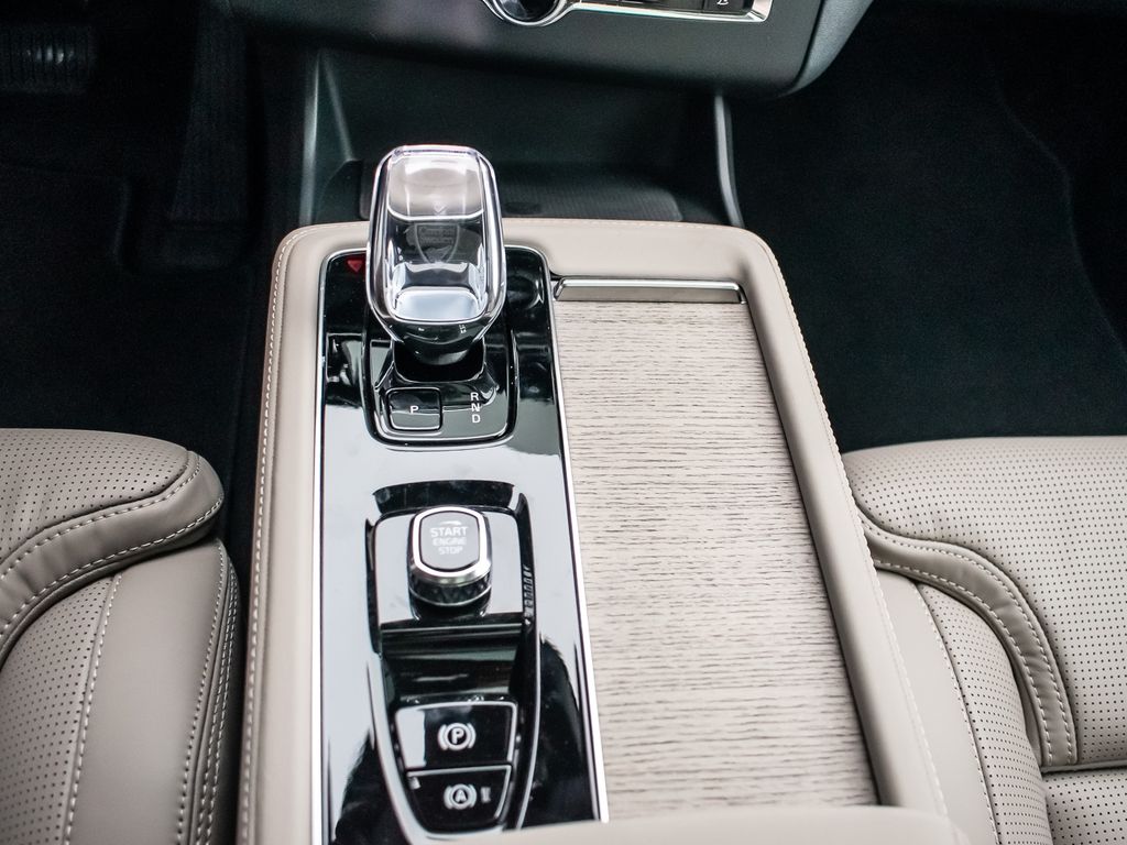 Volvo XC90 2025