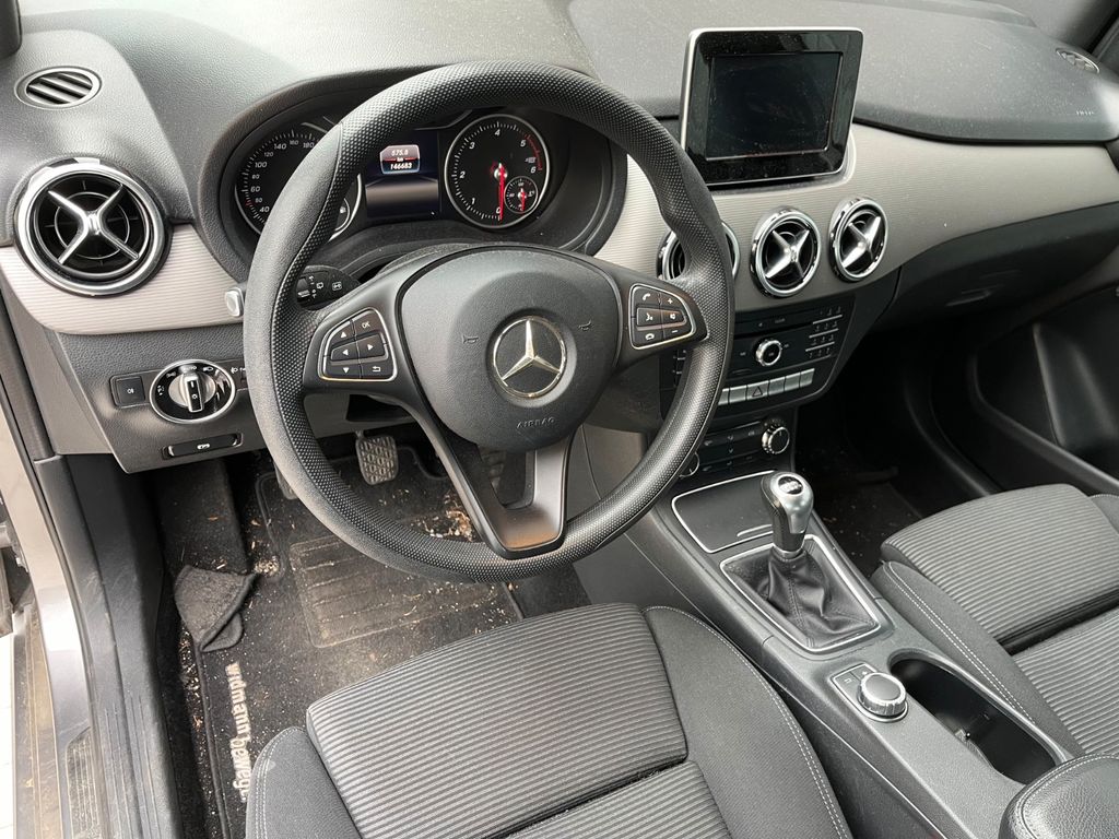 Mercedes-Benz B 180 2015