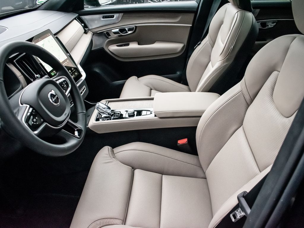 Volvo XC90 2025