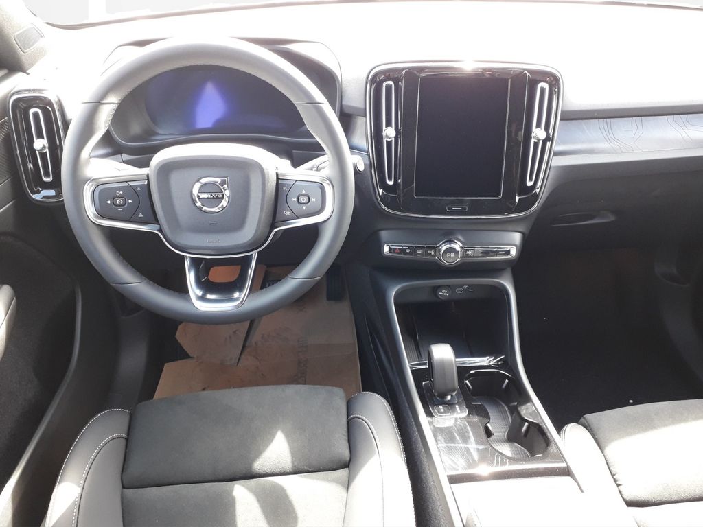Volvo XC40 2024