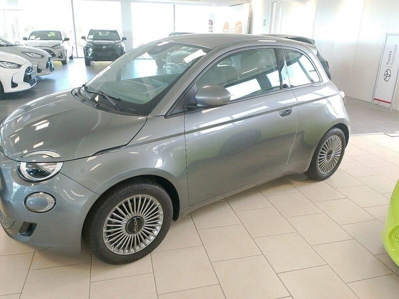 Fiat 500 2024