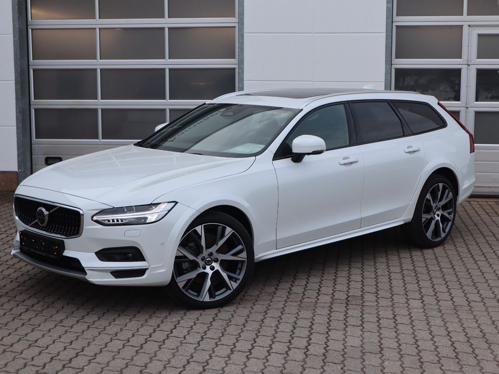 Volvo V90 Cross Country 2023