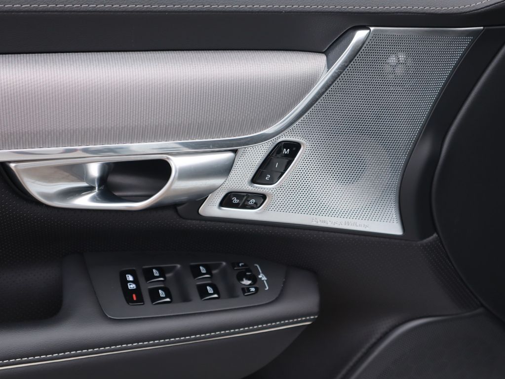 Volvo V90 Cross Country 2023