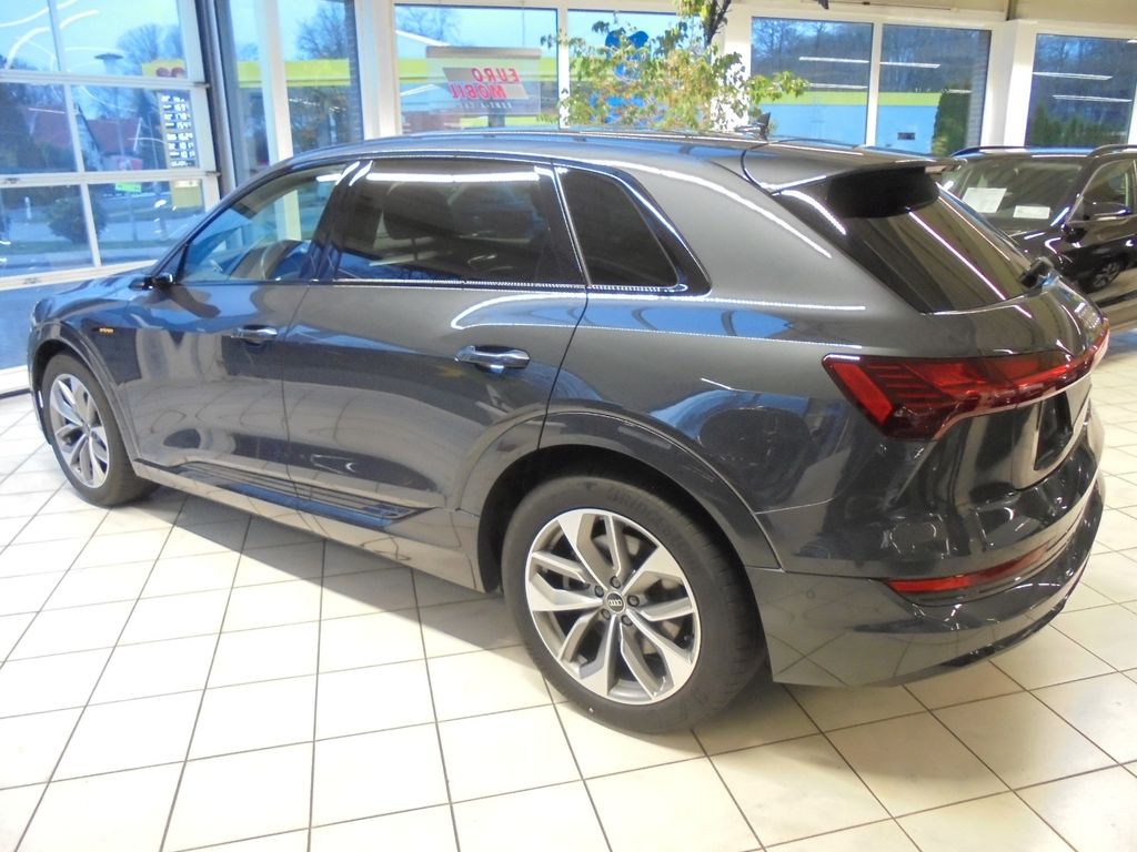 Audi e-tron 2022