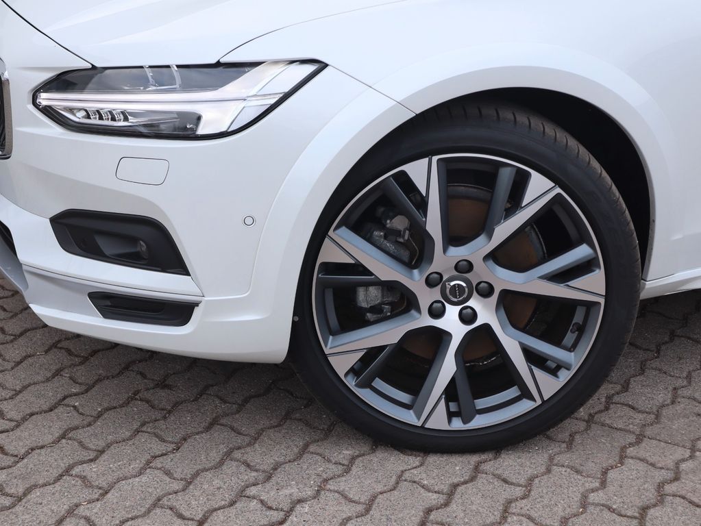 Volvo V90 Cross Country 2023