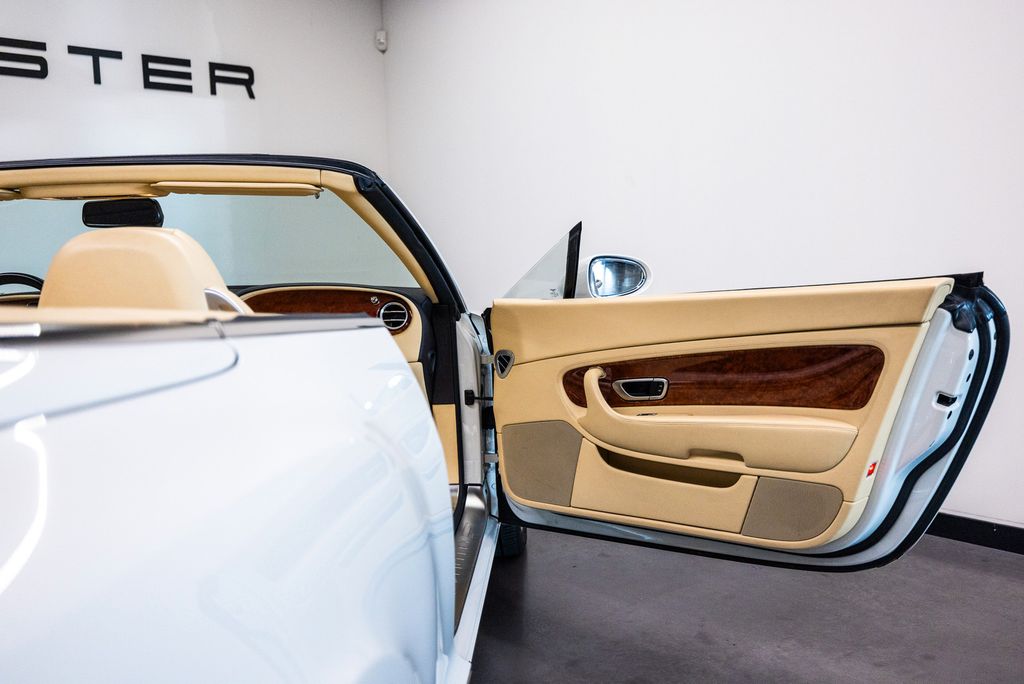 Bentley Continental GTC 2008