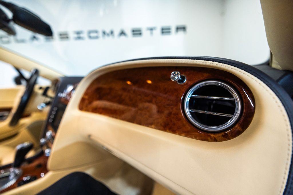 Bentley Continental GTC 2008