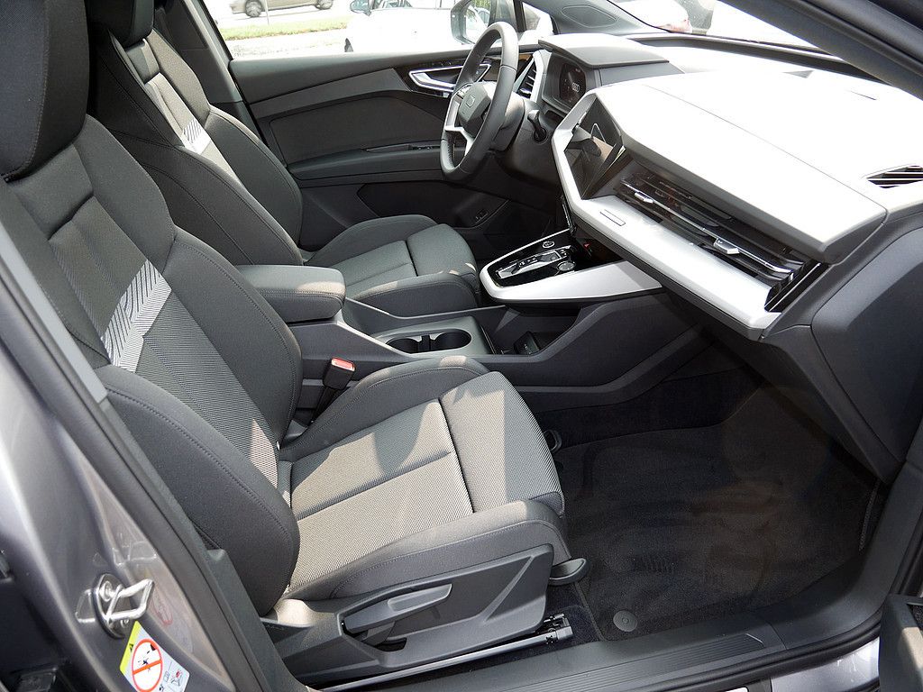 Audi Q4 e-tron 2024