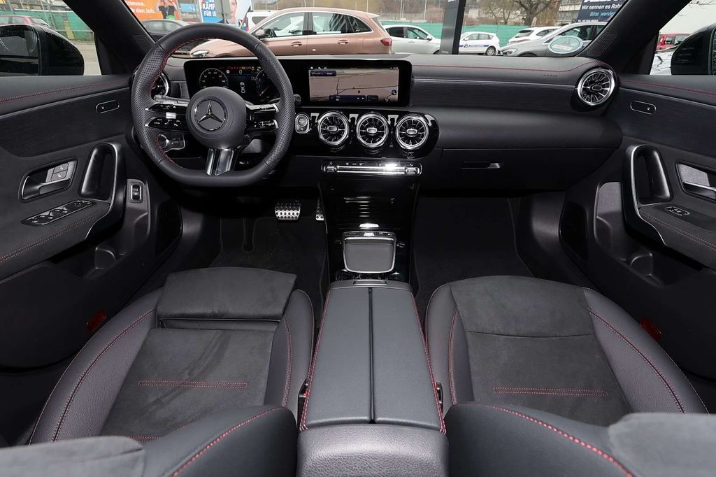 Mercedes-Benz CLA 200 2025