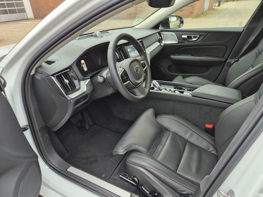 Volvo V60 2024