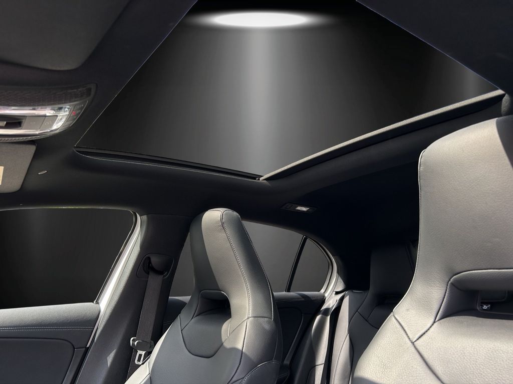 Mercedes-Benz A 220 2024