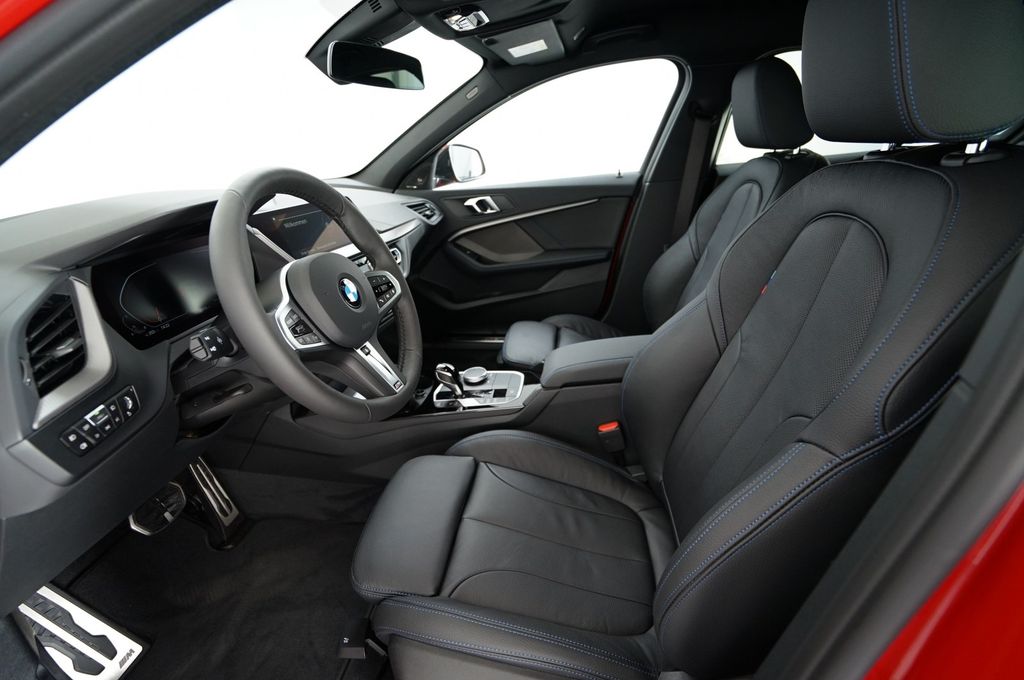 BMW 118 2024