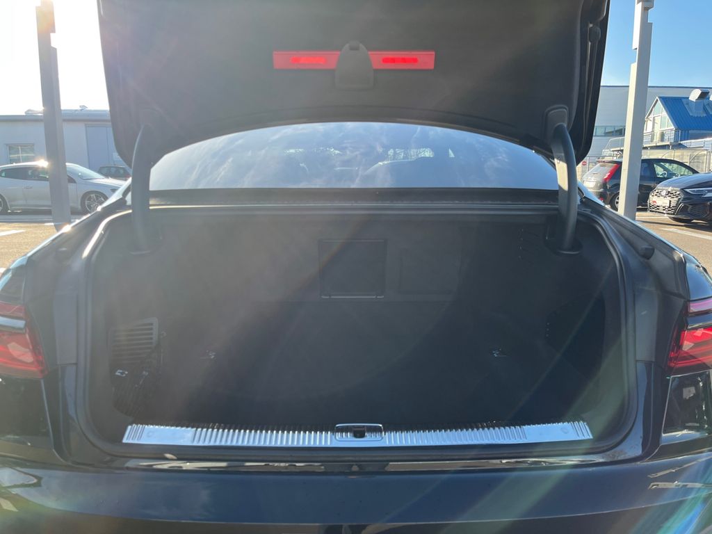 Audi S8 2023