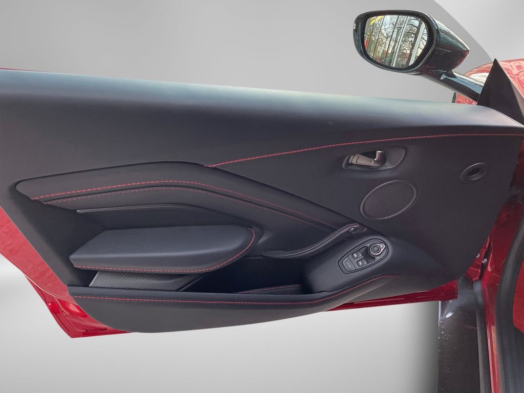 Aston Martin V12 Vantage 2022