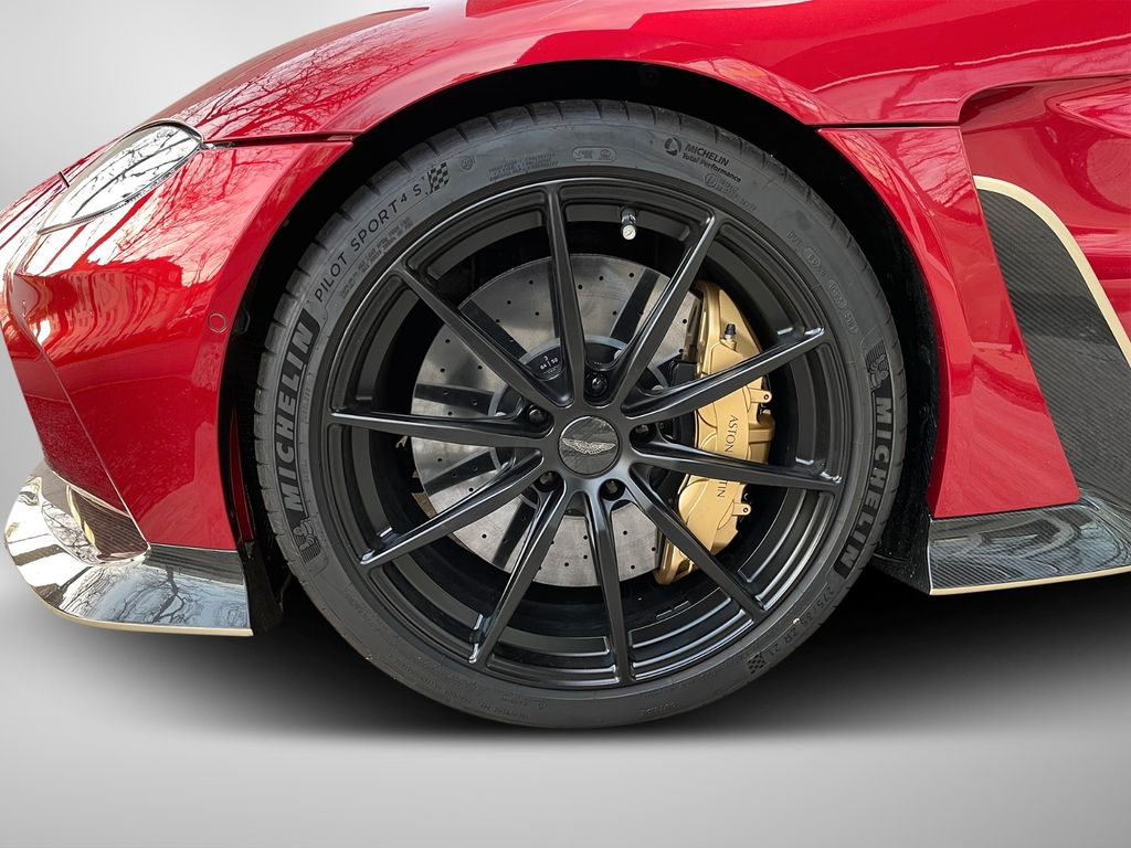 Aston Martin V12 Vantage 2022