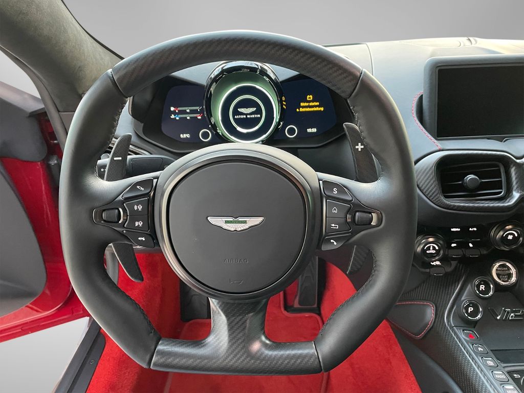 Aston Martin V12 Vantage 2022