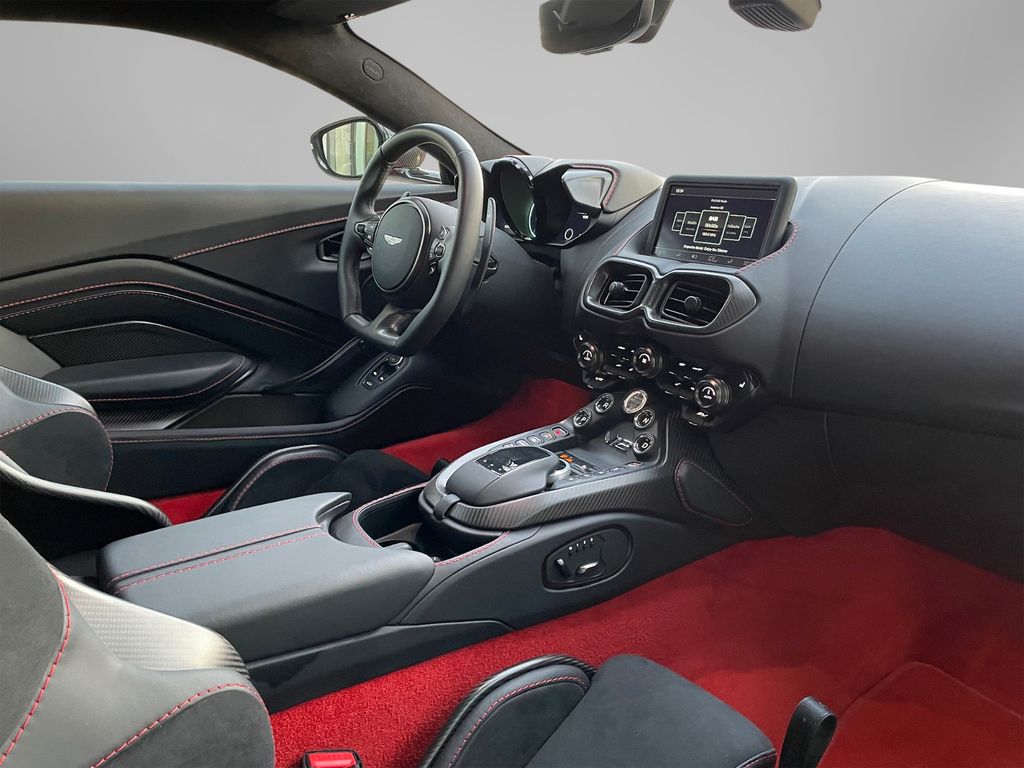 Aston Martin V12 Vantage 2022