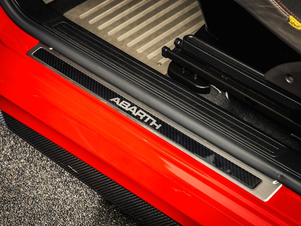Abarth 695 2016