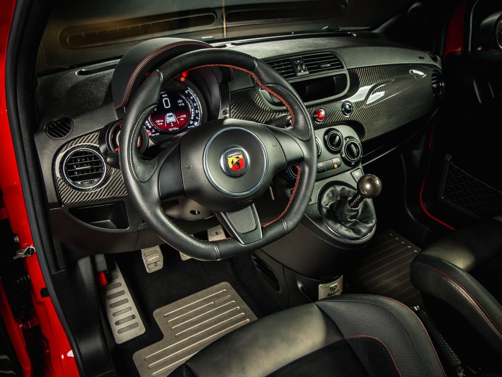 Abarth 695 2016