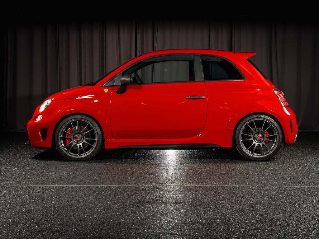 Abarth 695 2016