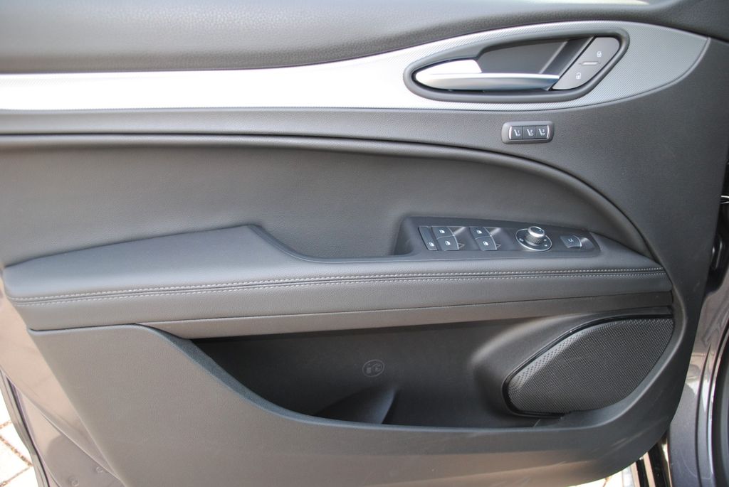 Alfa Romeo Stelvio 2025