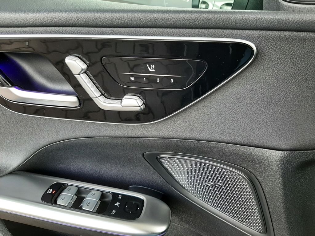 Mercedes-Benz C 300 2024