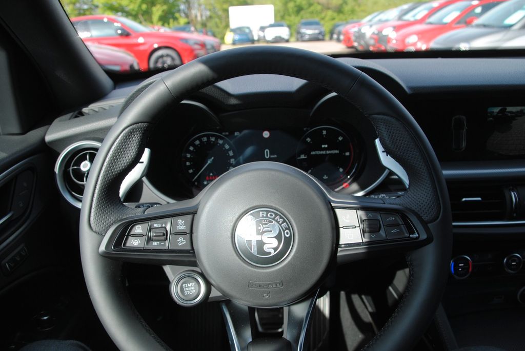 Alfa Romeo Stelvio 2025