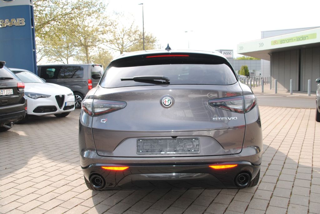 Alfa Romeo Stelvio 2025