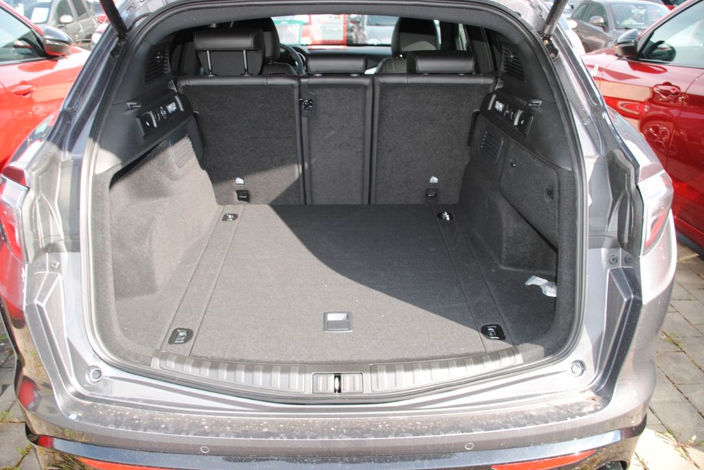 Alfa Romeo Stelvio 2025