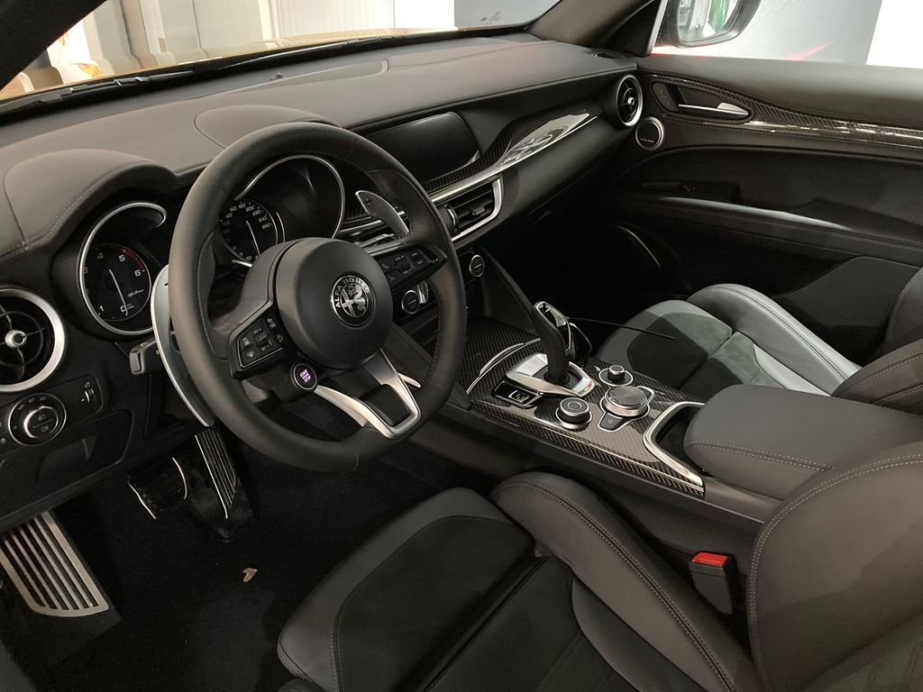 Alfa Romeo Stelvio 2022