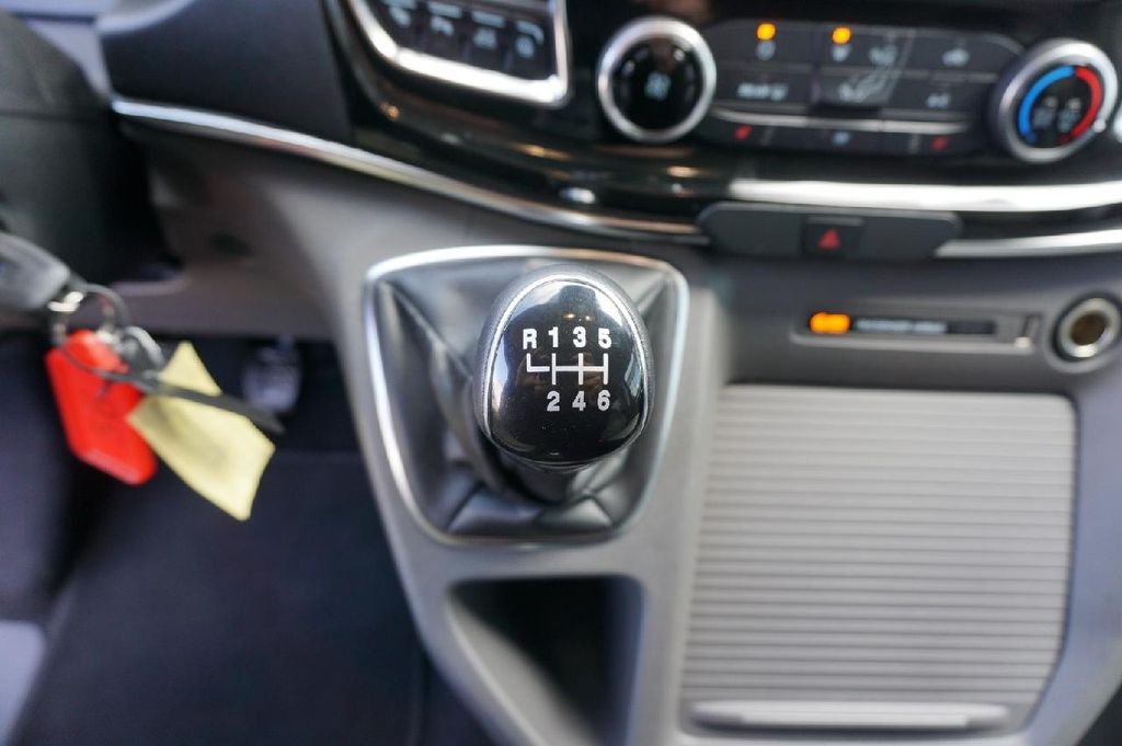 Ford Tourneo Custom 2022